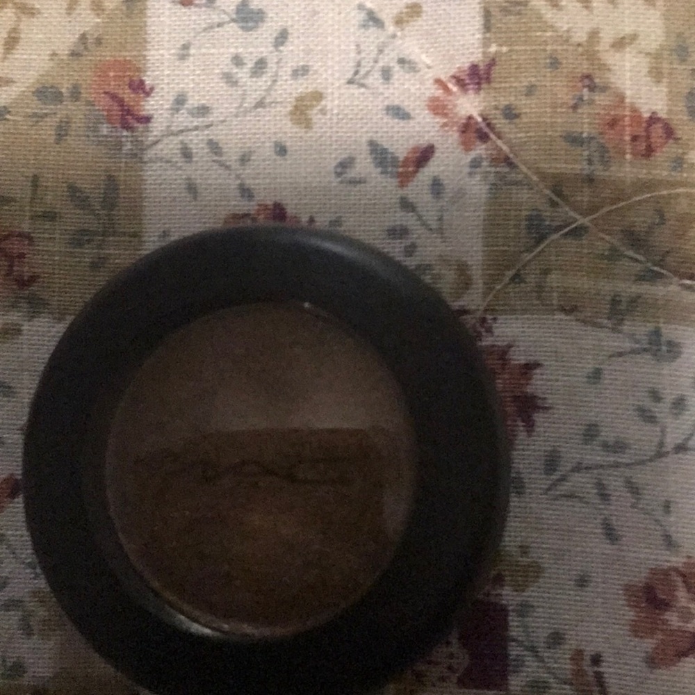 MAC Eye-Shadow - Picture 2 of 3